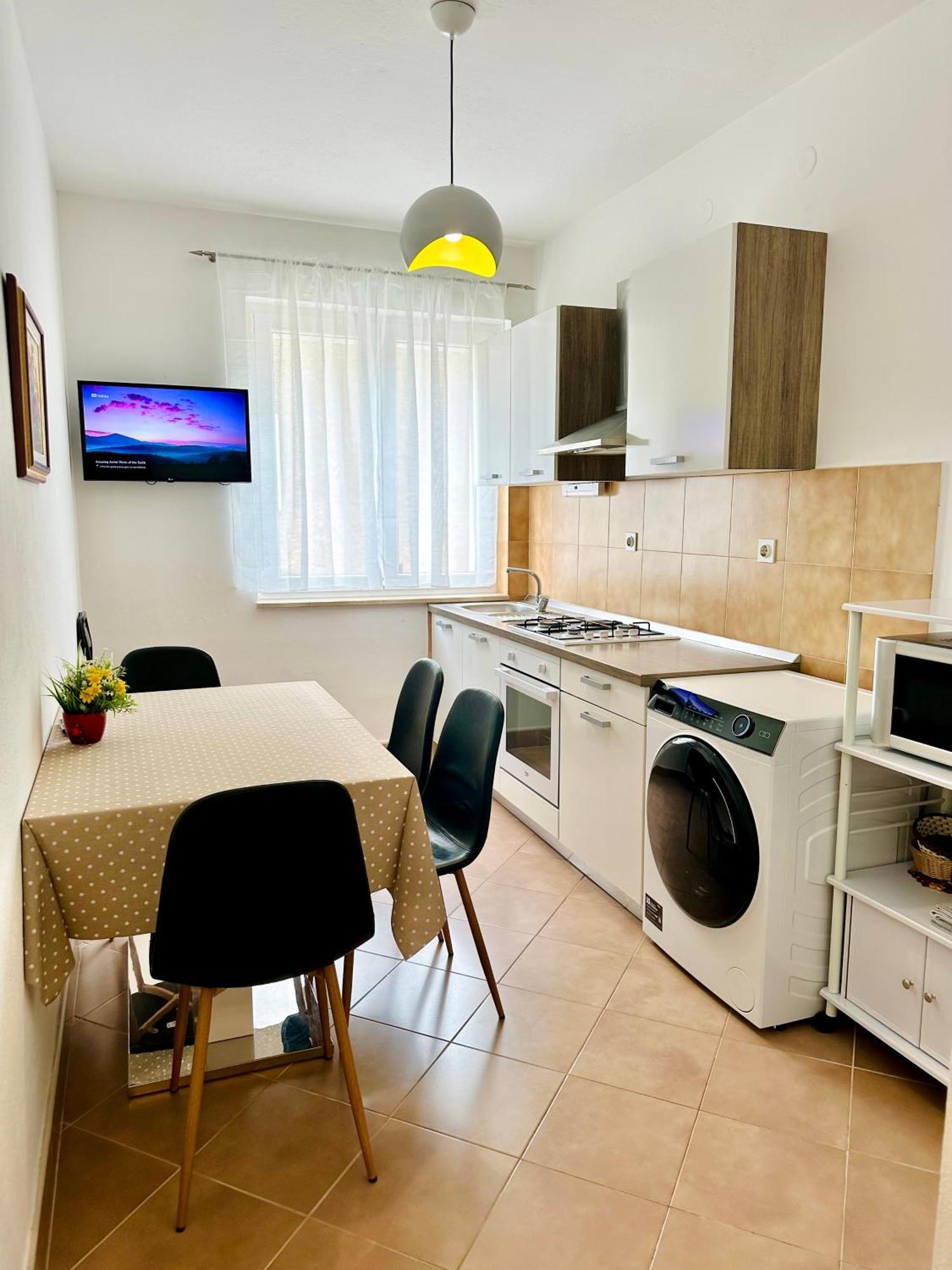 Spacious Family Apartment Near The Beach Makarska Ngoại thất bức ảnh